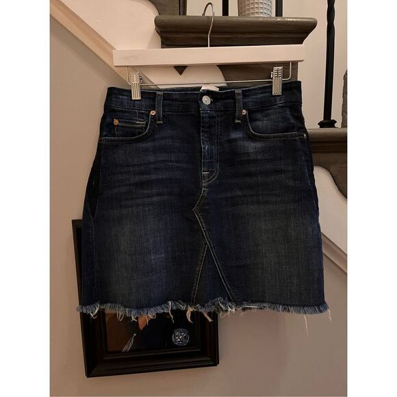 7 For All Mankind Denim Cut Off Jeans Frayed Hem Denim Skirt sz 26 EUC - Picture 1 of 4